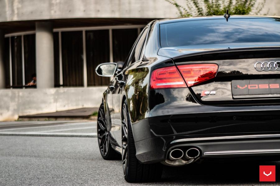 Детали экстерьера Audi S8 on Vossen Wheels (HF-2) 2018 года  (фото 4 из 9)